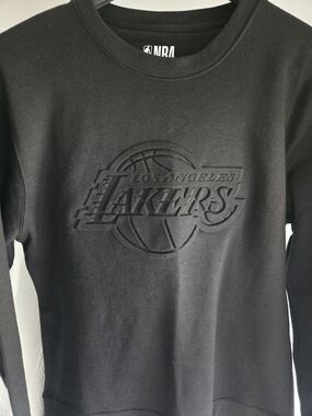 NBA Los Angeles Lakers Men's Black Embossed Crewneck Sweater